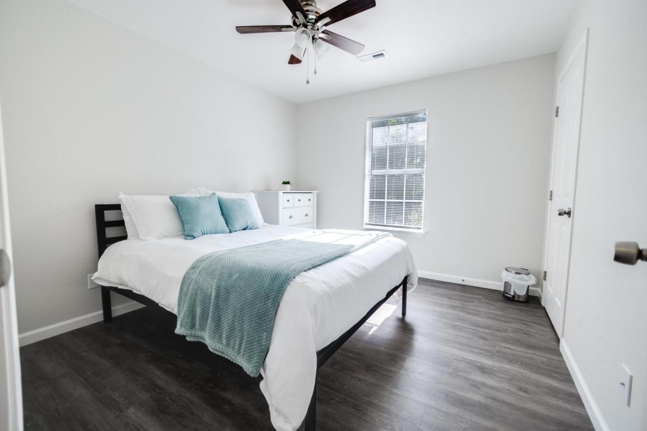 Trailside Townhouse - Close To Downtown & Bike Trails Bentonville Exterior foto
